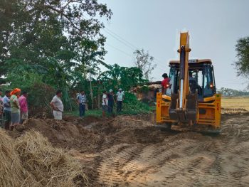 आगेसरा में 28 साल बाद सरकारी जमीन हुई कब्जा मुक्त, सरपंच रमाकांत ने धारा 56 का प्रभावी उपयोग कर हटवाया अतिक्रमण आगेसरा में 28 साल बाद सरकारी जमीन हुई कब्जा मुक्त, सरपंच रमाकांत ने धारा 56 का प्रभावी उपयोग कर हटवाया अतिक्रमण