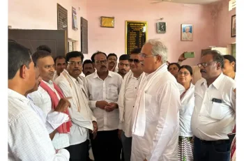 बेलौदी में कै-दस्त पीड़ितों से पूर्व CM भूपेश बघेल ने की मुलाकात, स्वास्थ्य व्यवस्थाओं का लिया जायजा बेलौदी में कै-दस्त पीड़ितों से पूर्व CM भूपेश बघेल ने की मुलाकात, स्वास्थ्य व्यवस्थाओं का लिया जायजा