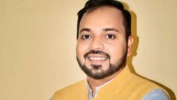 विधायक जी बनेंगे दूल्हा : 23 जोड़ों के साथ सामूहिक विवाह में सात फेरे लेंगे दीपेश साहू,कन्यादान योजना में विधायक की शादी पर छिड़ी बहस..कांग्रेस ने उठाए सवाल विधायक जी बनेंगे दूल्हा : 23 जोड़ों के साथ सामूहिक विवाह में सात फेरे लेंगे दीपेश साहू,कन्यादान योजना में विधायक की शादी पर छिड़ी बहस..कांग्रेस ने उठाए सवाल
