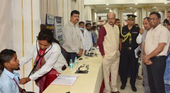 लोकभवन में बच्चों के लिए मेगा हेल्थ कैंप : 250 बच्चों की हुई जांच, राज्यपाल रमेन डेका ने लिया जायजा लोकभवन में बच्चों के लिए मेगा हेल्थ कैंप : 250 बच्चों की हुई जांच, राज्यपाल रमेन डेका ने लिया जायजा