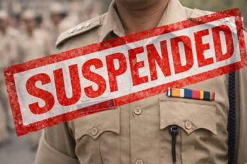 अस्पताल से भागा NDPS आरोपी, चार पुलिसकर्मी निलंबित ! कस्टडी से फरार हुआ आरोपी, SP ने ASI समेत 4 पर गिराई गाज अस्पताल से भागा NDPS आरोपी, चार पुलिसकर्मी निलंबित ! कस्टडी से फरार हुआ आरोपी, SP ने ASI समेत 4 पर गिराई गाज