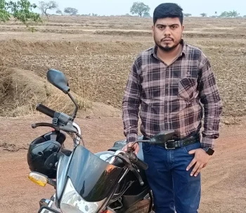 मिर्ची पाउडर फेंककर 2 लाख की लूट : बैंक मित्र को चाकू दिखाया, फिर नकदी लेकर फरार हुए बदमाश मिर्ची पाउडर फेंककर 2 लाख की लूट : बैंक मित्र को चाकू दिखाया, फिर नकदी लेकर फरार हुए बदमाश