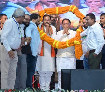 प्रदेश स्तरीय महासम्मेलन में NHM कर्मचारियों को मुख्यमंत्री साय की बड़ी सौगात, 33 दिन की हड़ताल का वेतन मिलेगा ! CM साय ने कहा- स्वास्थ्य सेवाओं की रीढ़ हैं एनएचएम कर्मी प्रदेश स्तरीय महासम्मेलन में NHM कर्मचारियों को मुख्यमंत्री साय की बड़ी सौगात, 33 दिन की हड़ताल का वेतन मिलेगा ! CM साय ने कहा- स्वास्थ्य सेवाओं की रीढ़ हैं एनएचएम कर्मी