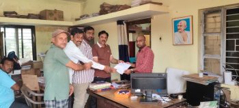 बार-बार बिजली कटौती से व्यापारियों में आक्रोश, जामगांव आर व्यापारी संगठन ने विद्युत विभाग को सौंपा ज्ञापन ! अध्यक्ष अभिषेक चंद्राकर बोले— “जनता को अंधेरे में रखकर विकास संभव नहीं” बार-बार बिजली कटौती से व्यापारियों में आक्रोश, जामगांव आर व्यापारी संगठन ने विद्युत विभाग को सौंपा ज्ञापन ! अध्यक्ष अभिषेक चंद्राकर बोले— “जनता को अंधेरे में रखकर विकास संभव नहीं”