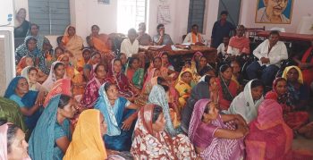 पीएम किसान सम्मान निधि वितरण कार्यक्रम जामगांव आर में हुआ लाइव प्रसारण, सरपंच रूपेंद्र की पहल पर ग्रामीणों ने सामूहिक रूप से देखा कार्यक्रम ! कई किसानों ने तुरंत प्राप्त की सम्मान निधि की राशि पीएम किसान सम्मान निधि वितरण कार्यक्रम जामगांव आर में हुआ लाइव प्रसारण, सरपंच रूपेंद्र की पहल पर ग्रामीणों ने सामूहिक रूप से देखा कार्यक्रम ! कई किसानों ने तुरंत प्राप्त की सम्मान निधि की राशि