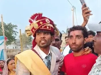 शराबी दूल्हे को दुल्हन ने मंडप से लौटाया, कहा— “जो खुद को नहीं संभाल सकता, वह रिश्ता क्या संभालेगा” शराबी दूल्हे को दुल्हन ने मंडप से लौटाया, कहा— “जो खुद को नहीं संभाल सकता, वह रिश्ता क्या संभालेगा”