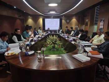 छत्तीसगढ़ में हीरा खनन की तैयारी तेज: बलौदा-बेलमुंडी डायमंड ब्लॉक में बड़े व्यास की ड्रिलिंग को मिली मंजूरी छत्तीसगढ़ में हीरा खनन की तैयारी तेज: बलौदा-बेलमुंडी डायमंड ब्लॉक में बड़े व्यास की ड्रिलिंग को मिली मंजूरी