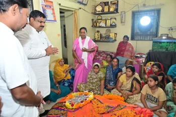 पद्मविभूषण डॉ. तीजन बाई को राज्य सरकार की अनूठी श्रद्धांजलि, गनियारी के स्कूल का नाम होगा उनके नाम परशिक्षा मंत्री गजेन्द्र यादव ने की घोषणा पद्मविभूषण डॉ. तीजन बाई को राज्य सरकार की अनूठी श्रद्धांजलि, गनियारी के स्कूल का नाम होगा उनके नाम परशिक्षा मंत्री गजेन्द्र यादव ने की घोषणा
