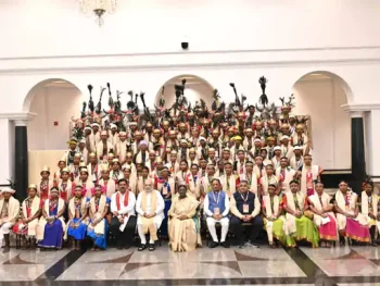 राष्ट्रपति भवन में बस्तर की संस्कृति का सम्मान: 209 बस्तरवासी महामहिम के विशेष अतिथि बने राष्ट्रपति भवन में बस्तर की संस्कृति का सम्मान: 209 बस्तरवासी महामहिम के विशेष अतिथि बने