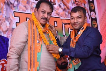 सांसद निधि से निपानी के भाटापारा मुख्य मार्ग पर बनेगी सीसी रोड, वर्षों पुरानी मांग पूरी होने पर जनपद सभापति रवि सिन्हा ने जताया आभार सांसद निधि से निपानी के भाटापारा मुख्य मार्ग पर बनेगी सीसी रोड, वर्षों पुरानी मांग पूरी होने पर जनपद सभापति रवि सिन्हा ने जताया आभार