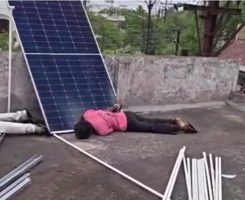 रायपुर में दर्दनाक हादसा ! सोलर पैनल लगाते समय हाईटेंशन लाइन की चपेट में आए पाटन के औंधी के दो युवकों की मौत रायपुर में दर्दनाक हादसा ! सोलर पैनल लगाते समय हाईटेंशन लाइन की चपेट में आए पाटन के औंधी के दो युवकों की मौत