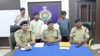 दुर्ग में मजदूर महिला की निर्मम हत्या का खुलासा, विरोध करने पर गला घोंटकर पत्थर से उतारा मौत के घाट; दो आरोपी गिरफ्तार दुर्ग में मजदूर महिला की निर्मम हत्या का खुलासा, विरोध करने पर गला घोंटकर पत्थर से उतारा मौत के घाट; दो आरोपी गिरफ्तार