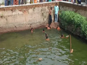 कुंबरगढ़ की प्राचीन बावड़ी में डूबने से दो मासूमों की मौत, सुरक्षा इंतजामों पर उठे सवाल कुंबरगढ़ की प्राचीन बावड़ी में डूबने से दो मासूमों की मौत, सुरक्षा इंतजामों पर उठे सवाल