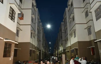 नकटी में शासकीय भूमि से अतिक्रमण हटाने मामले में सरकार का बड़ा कदम, 65 प्रभावित परिवारों को मिला पक्का घर, सेक्टर-30 में होगा सम्मानजनक पुनर्वास नकटी में शासकीय भूमि से अतिक्रमण हटाने मामले में सरकार का बड़ा कदम, 65 प्रभावित परिवारों को मिला पक्का घर, सेक्टर-30 में होगा सम्मानजनक पुनर्वास