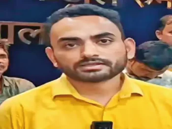 ‘6 महीने में पैसा डबल’ का 500 करोड़ का खेल बेनकाब: नेता, अफसर और हजारों निवेशक बने शिकार, 8 आरोपी गिरफ्तार ‘6 महीने में पैसा डबल’ का 500 करोड़ का खेल बेनकाब: नेता, अफसर और हजारों निवेशक बने शिकार, 8 आरोपी गिरफ्तार