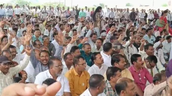 7 सूत्रीय मांगों पर शिक्षकों का शक्ति प्रदर्शन, राजधानी में हुंकार; मांगें नहीं मानीं तो उग्र आंदोलन की चेतावनी 7 सूत्रीय मांगों पर शिक्षकों का शक्ति प्रदर्शन, राजधानी में हुंकार; मांगें नहीं मानीं तो उग्र आंदोलन की चेतावनी