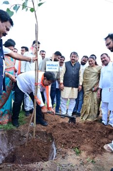 शहीदों की स्मृति में सोनपुर में बनी शौर्य वाटिका,डिप्टी सीएम विजय शर्मा ने किया भूमिपूजन ! 37 शहीद परिवारों का हुआ सम्मान-करीब 79 लाख के विकास कार्यों का लोकार्पण शहीदों की स्मृति में सोनपुर में बनी शौर्य वाटिका,डिप्टी सीएम विजय शर्मा ने किया भूमिपूजन ! 37 शहीद परिवारों का हुआ सम्मान-करीब 79 लाख के विकास कार्यों का लोकार्पण