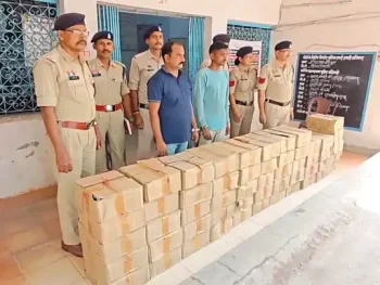 धमतरी शराब तस्करी मामले में बड़ा एक्शन: अरकार दुकान के सुपरवाइजर समेत 5 कर्मचारी बर्खास्त, बर्खास्त कर्मचारी बोले- SI के कहने पर दी शराब, जबरन दर्ज करा रहे झूठा बयान धमतरी शराब तस्करी मामले में बड़ा एक्शन: अरकार दुकान के सुपरवाइजर समेत 5 कर्मचारी बर्खास्त, बर्खास्त कर्मचारी बोले- SI के कहने पर दी शराब, जबरन दर्ज करा रहे झूठा बयान