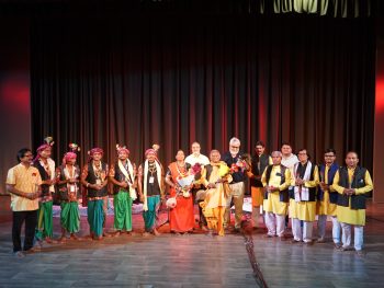 पद्मविभूषण डॉ. तीजन बाई और झाड़ूराम देवांगन की विरासत अब रहेगी सुरक्षित- मीनाबाई साहू और चेतन लाल देवांगन ने रचा इतिहास, पंडवानी के सभी 18 पर्वों का पहली बार हुआ संपूर्ण डिजिटल दस्तावेजीकरण पद्मविभूषण डॉ. तीजन बाई और झाड़ूराम देवांगन की विरासत अब रहेगी सुरक्षित- मीनाबाई साहू और चेतन लाल देवांगन ने रचा इतिहास, पंडवानी के सभी 18 पर्वों का पहली बार हुआ संपूर्ण डिजिटल दस्तावेजीकरण
