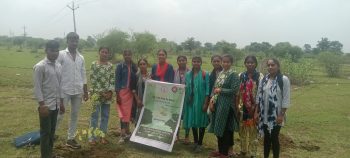 जामगांव आर महाविद्यालय में विद्यार्थियों ने जाना आदिवासी जीवन-दर्शन,आदिवासी संस्कृति से प्रकृति संरक्षण की सीख, जन्मदिन पर पौधारोपण के संकल्प के साथ मनाया विश्व आदिवासी दिवस जामगांव आर महाविद्यालय में विद्यार्थियों ने जाना आदिवासी जीवन-दर्शन,आदिवासी संस्कृति से प्रकृति संरक्षण की सीख, जन्मदिन पर पौधारोपण के संकल्प के साथ मनाया विश्व आदिवासी दिवस