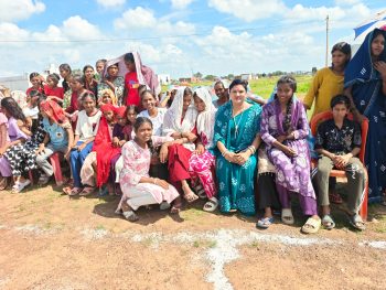 माटी की महक, गेड़ी की धमक और खेलों का जोश—भाठागांव में अनोखे अंदाज में मना हरेली,जनपद अध्यक्ष कीर्ति नायक ने खिलाड़ियों और ग्रामीणों का बढ़ाया हौसला माटी की महक, गेड़ी की धमक और खेलों का जोश—भाठागांव में अनोखे अंदाज में मना हरेली,जनपद अध्यक्ष कीर्ति नायक ने खिलाड़ियों और ग्रामीणों का बढ़ाया हौसला