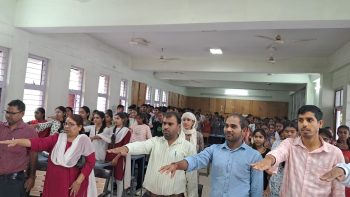 जामगांव आर कालेज में दीक्षारंभ 2026: नवप्रवेशित विद्यार्थियों को शिक्षा, अनुशासन और करियर की मिली सीख जामगांव आर कालेज में दीक्षारंभ 2026: नवप्रवेशित विद्यार्थियों को शिक्षा, अनुशासन और करियर की मिली सीख
