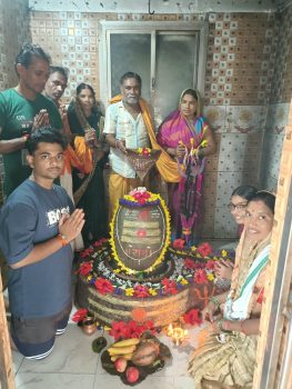 कुम्हली में श्रावण के अंतिम सोमवार को कुम्हलेश्वर महादेव के दरबार में उमड़ रही शिवभक्तों की भीड़,ग्रामीण और शिवभक्त कर रहे सामूहिक जलाभिषेक कुम्हली में श्रावण के अंतिम सोमवार को कुम्हलेश्वर महादेव के दरबार में उमड़ रही शिवभक्तों की भीड़,ग्रामीण और शिवभक्त कर रहे सामूहिक जलाभिषेक