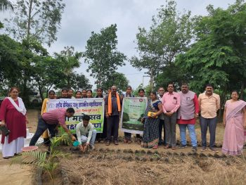 जनभागीदारी समिति की बैठक में जामगांव आर महाविद्यालय विकास के कई प्रस्तावों पर बनी सहमति, ‘एक पेड़ माँ के नाम’ के तहत हुआ वृहद पौधारोपण जनभागीदारी समिति की बैठक में जामगांव आर महाविद्यालय विकास के कई प्रस्तावों पर बनी सहमति, ‘एक पेड़ माँ के नाम’ के तहत हुआ वृहद पौधारोपण