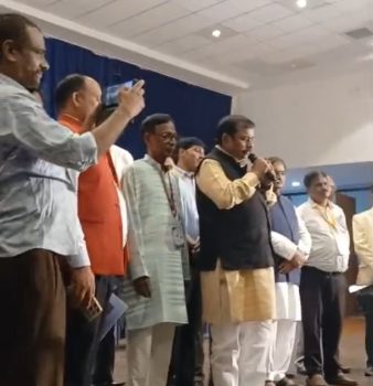 “रेडियो का महत्व पहले भी था, आज भी है और भविष्य में भी रहेगा” : सांसद विजय बघेल, भिलाई में जुटे देशभर के रेडियो श्रोता “रेडियो का महत्व पहले भी था, आज भी है और भविष्य में भी रहेगा” : सांसद विजय बघेल, भिलाई में जुटे देशभर के रेडियो श्रोता