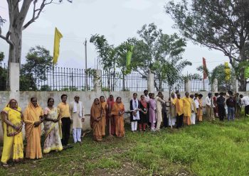 गायत्री शक्तिपीठ आमालोरी में वृक्षगंगा अभियान महोत्सव में गूंजा हरितिमा विस्तार का संदेश, पौधारोपण के साथ संरक्षण का संकल्प गायत्री शक्तिपीठ आमालोरी में वृक्षगंगा अभियान महोत्सव में गूंजा हरितिमा विस्तार का संदेश, पौधारोपण के साथ संरक्षण का संकल्प