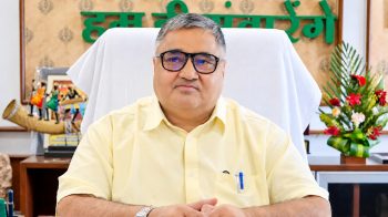 राष्ट्रीय मंच पर छत्तीसगढ़ की रामनामी परंपरा का गौरव! ‘राम-नामी’ को मिला सर्वश्रेष्ठ डॉक्यूमेंट्री का राष्ट्रीय फिल्म पुरस्कार,संस्कृति मंत्री राजेश अग्रवाल ने निर्देशक भरतबाला गणपति सहित पूरी टीम को दी बधाई राष्ट्रीय मंच पर छत्तीसगढ़ की रामनामी परंपरा का गौरव! ‘राम-नामी’ को मिला सर्वश्रेष्ठ डॉक्यूमेंट्री का राष्ट्रीय फिल्म पुरस्कार,संस्कृति मंत्री राजेश अग्रवाल ने निर्देशक भरतबाला गणपति सहित पूरी टीम को दी बधाई