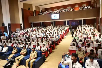 गृहमंत्री ने लॉन्च किया 9 वीडियो मॉड्यूल वाला ‘साइबर संकल्प’-500 से ज्यादा विद्यार्थियों को साइबर ठगी से बचाव की जानकारी, 1930 पर तुरंत कॉल करने की अपील गृहमंत्री ने लॉन्च किया 9 वीडियो मॉड्यूल वाला ‘साइबर संकल्प’-500 से ज्यादा विद्यार्थियों को साइबर ठगी से बचाव की जानकारी, 1930 पर तुरंत कॉल करने की अपील