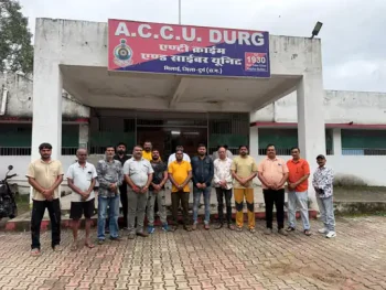 दुर्ग में 50 गैंग हिस्ट्रीशीटरों पर बाउंड ओवर की कार्रवाई, संपर्क में रहने वालों पर भी रहेगी पुलिस की नजर दुर्ग में 50 गैंग हिस्ट्रीशीटरों पर बाउंड ओवर की कार्रवाई, संपर्क में रहने वालों पर भी रहेगी पुलिस की नजर