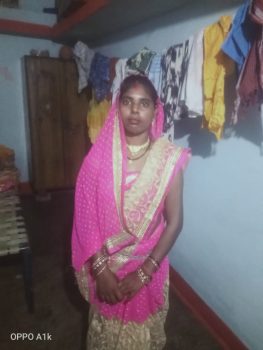 श्रम विभाग की एक गलती से सरकारी योजनाओं से वंचित रामेश्वरी,आधार कार्ड पर किसी अन्य महिला का श्रम कार्ड ! अपना कार्ड बनवाने के लिए दर-दर भटक रही तेलीगुंडरा की महिला श्रम विभाग की एक गलती से सरकारी योजनाओं से वंचित रामेश्वरी,आधार कार्ड पर किसी अन्य महिला का श्रम कार्ड ! अपना कार्ड बनवाने के लिए दर-दर भटक रही तेलीगुंडरा की महिला