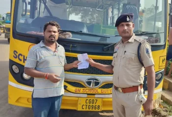 दुर्ग यातायात पुलिस की कार्रवाई, शराब के नशे में स्कूल बस चलाना पड़ा भारी- ड्राइवर को 3 दिन जेल और ₹15 हजार जुर्माना; नहीं भरा तो 40 दिन और जेल दुर्ग यातायात पुलिस की कार्रवाई, शराब के नशे में स्कूल बस चलाना पड़ा भारी- ड्राइवर को 3 दिन जेल और ₹15 हजार जुर्माना; नहीं भरा तो 40 दिन और जेल