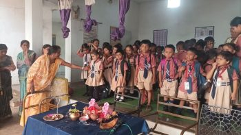 राष्ट्रीय भारती हाईस्कूल डुण्डेरा में धूमधाम से मनाया गया पोला पर्व, बच्चों ने प्रस्तुत की छत्तीसगढ़ी लोकसंस्कृति की झलक राष्ट्रीय भारती हाईस्कूल डुण्डेरा में धूमधाम से मनाया गया पोला पर्व, बच्चों ने प्रस्तुत की छत्तीसगढ़ी लोकसंस्कृति की झलक
