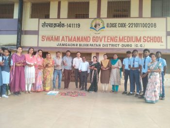 रंगोली से सजा जामगांव आर स्कूल परिसर, सेवा संकल्प अभियान में हुआ दीप प्रज्ज्वलन रंगोली से सजा जामगांव आर स्कूल परिसर, सेवा संकल्प अभियान में हुआ दीप प्रज्ज्वलन