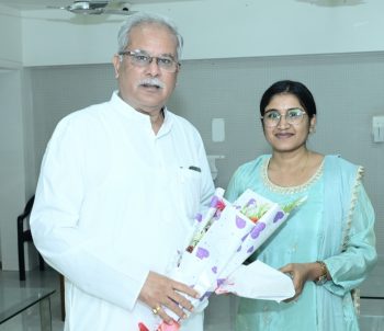 पीएचडी प्रवेश परीक्षा में गातापार की रिद्धि शिवानी साहू का कमाल, प्रावीण्य सूची में दूसरा स्थान हासिल कर बढ़ाया क्षेत्र का मान, प्लांट पैथोलॉजी विषय में शोध के लिए हुआ चयन पीएचडी प्रवेश परीक्षा में गातापार की रिद्धि शिवानी साहू का कमाल, प्रावीण्य सूची में दूसरा स्थान हासिल कर बढ़ाया क्षेत्र का मान, प्लांट पैथोलॉजी विषय में शोध के लिए हुआ चयन