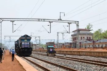 रावघाट तक यात्री ट्रेन का रास्ता साफ: ताड़ोकी-रावघाट रेलखंड पर CRS स्पीड ट्रायल पूरा, 80 किमी की रफ्तार को मंजूरी रावघाट तक यात्री ट्रेन का रास्ता साफ: ताड़ोकी-रावघाट रेलखंड पर CRS स्पीड ट्रायल पूरा, 80 किमी की रफ्तार को मंजूरी