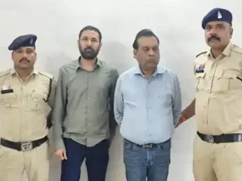 BSP से चोरी हुआ लोहा रसमड़ा की फैक्ट्री में खपाने का आरोप: कंपनी के MD-डायरेक्टर गिरफ्तार, मामले में अब तक 21 आरोपी जेल भेजे गए BSP से चोरी हुआ लोहा रसमड़ा की फैक्ट्री में खपाने का आरोप: कंपनी के MD-डायरेक्टर गिरफ्तार, मामले में अब तक 21 आरोपी जेल भेजे गए