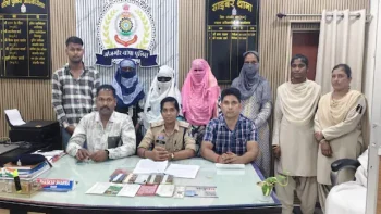 शादी के विज्ञापन से 5.65 लाख की ठगी, नर्स बनकर युवती करती थी चैटिंग; चार महिलाओं समेत 5 गिरफ्तार शादी के विज्ञापन से 5.65 लाख की ठगी, नर्स बनकर युवती करती थी चैटिंग; चार महिलाओं समेत 5 गिरफ्तार
