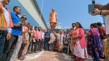 गांधी-शास्त्री जयंती पर सांसद विजय बघेल ने लाल बहादुर शास्त्री अस्पताल में चलाया स्वच्छता अभियान, बोले- सिर्फ एक दिन का अभियान नहीं, हर नागरिक की जिम्मेदारी गांधी-शास्त्री जयंती पर सांसद विजय बघेल ने लाल बहादुर शास्त्री अस्पताल में चलाया स्वच्छता अभियान, बोले- सिर्फ एक दिन का अभियान नहीं, हर नागरिक की जिम्मेदारी