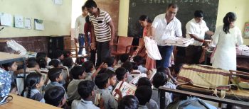 11 वर्षों से शिक्षा सेवा का सिलसिला जारी, जन्मदिन पर शिक्षक गिरीश साहू ने बांटी खुशियां, उमरपोटी स्कूल के 42 बच्चों को दिए स्कूल बैग और पेन 11 वर्षों से शिक्षा सेवा का सिलसिला जारी, जन्मदिन पर शिक्षक गिरीश साहू ने बांटी खुशियां, उमरपोटी स्कूल के 42 बच्चों को दिए स्कूल बैग और पेन