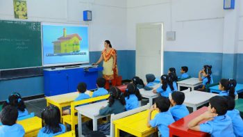 छत्तीसगढ़ के सरकारी स्कूलों में अब 65 इंच की स्मार्ट स्क्रीन से पढ़ाई, रायपुर के 155 स्कूल चयनित छत्तीसगढ़ के सरकारी स्कूलों में अब 65 इंच की स्मार्ट स्क्रीन से पढ़ाई, रायपुर के 155 स्कूल चयनित
