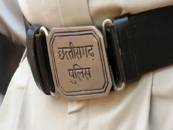 दुर्ग में संदिग्ध बांग्लादेशियों पर शिकंजा: 30 हजार कर्मचारियों का सत्यापन, 30 लोगों की जांच के लिए STF कोलकाता पहुंची दुर्ग में संदिग्ध बांग्लादेशियों पर शिकंजा: 30 हजार कर्मचारियों का सत्यापन, 30 लोगों की जांच के लिए STF कोलकाता पहुंची