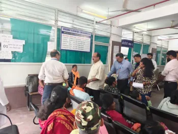 धार्मिक कार्यक्रम में चोटिल हुए डिप्टी CM अरुण साव, सिम्स में इलाज के बाद पैर में बांधा गया प्लास्टर धार्मिक कार्यक्रम में चोटिल हुए डिप्टी CM अरुण साव, सिम्स में इलाज के बाद पैर में बांधा गया प्लास्टर